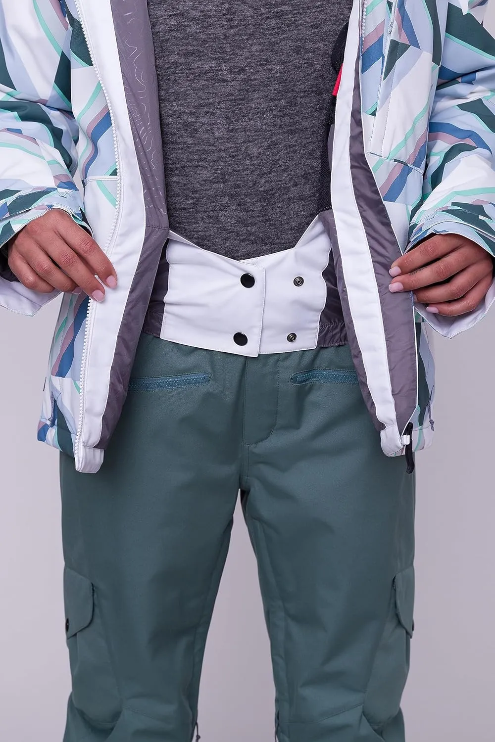 686 Women's Athena Jacket - Insulated Coat with 2-Layer Fabric Design, Modern Fit and Taped Seams - Water & Weather Resistant