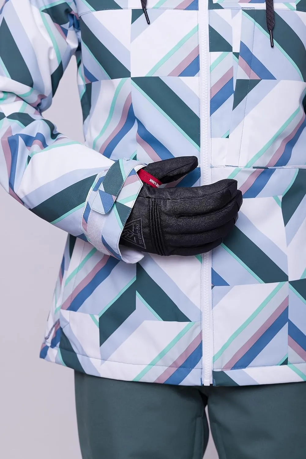 686 Women's Athena Jacket - Insulated Coat with 2-Layer Fabric Design, Modern Fit and Taped Seams - Water & Weather Resistant