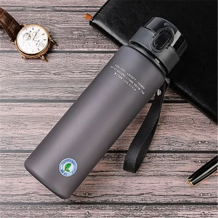 High-Quality Sports Water Bottle – 560ml Leakproof & Portable for Gym, Travel & Outdoor Use