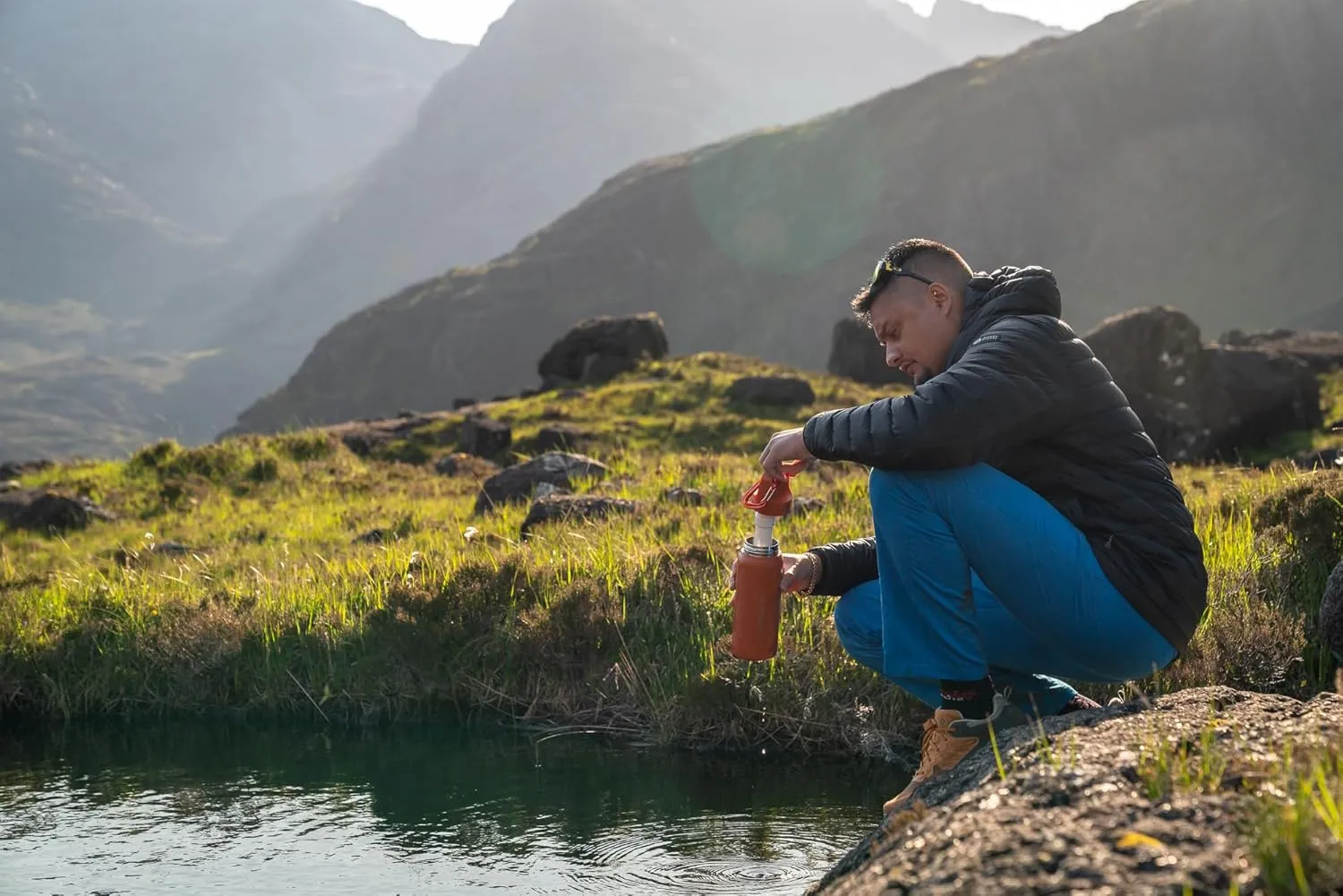 LifeStraw Go Series – Insulated Stainless Steel Water Filter Bottle for Travel and Everyday Use, Removes Bacteria, Parasites and Microplastics, Improves Taste, 1L Cactus Green