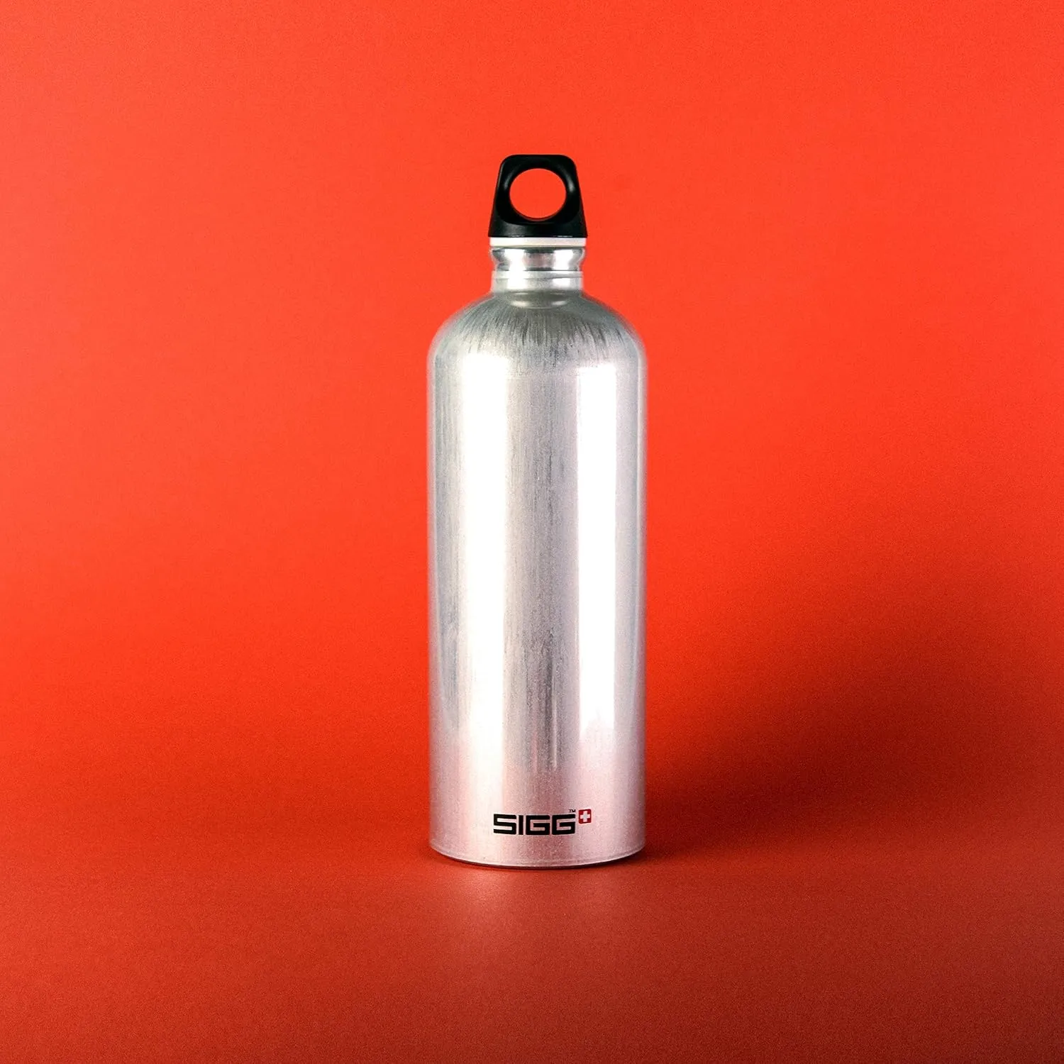 SIGG - Recycled Metal Water Bottle - Traveller - Made in Switzerland - Carbonated Drinks - BPA-Free - 34 Oz