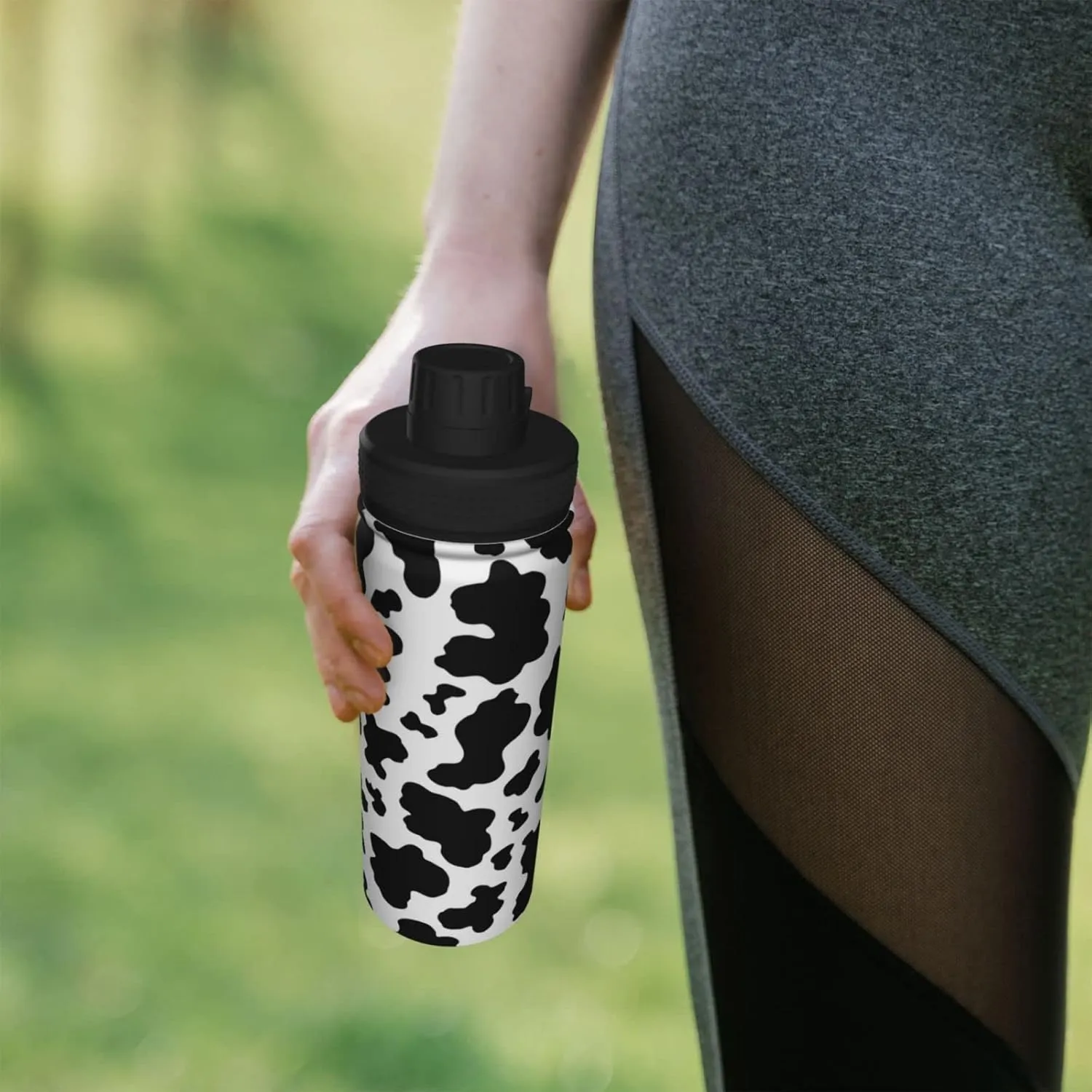 Sports Water Bottle Black and White Cow Print Insulated Stainless Steel Water Bottles, 18 oz Water Cup Flask for Fitness Outdoor Sports Hiking Cycling