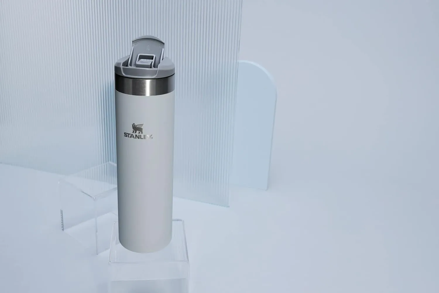 Stanley AeroLight Transit Bottle 20 oz | Locking Drink Through Lid | Leak Resistant Water Bottle or Coffee Travel Mug | Lightweight Insulated Stainless Steel | BPA-Free | Fog Glimmer